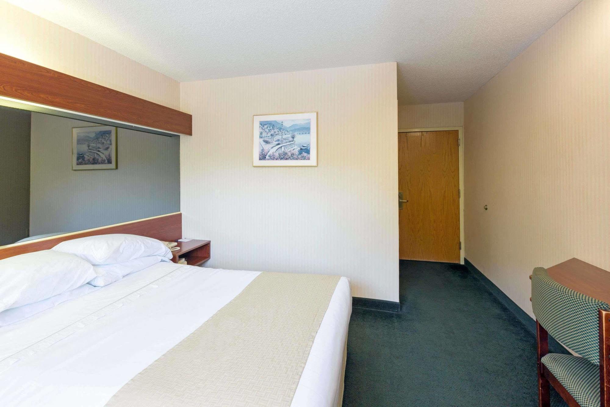 Microtel Inn & Suites By Wyndham Matthews/Charlotte Exterior photo